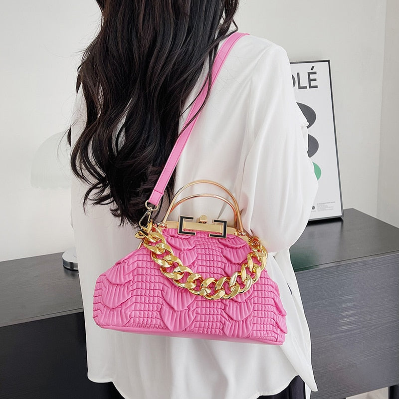 "Chic and Versatile: 2023 Collection of Pink and Green Shoulder Bags with Thick Gold Chain Straps - Perfect for Any Occasion!"