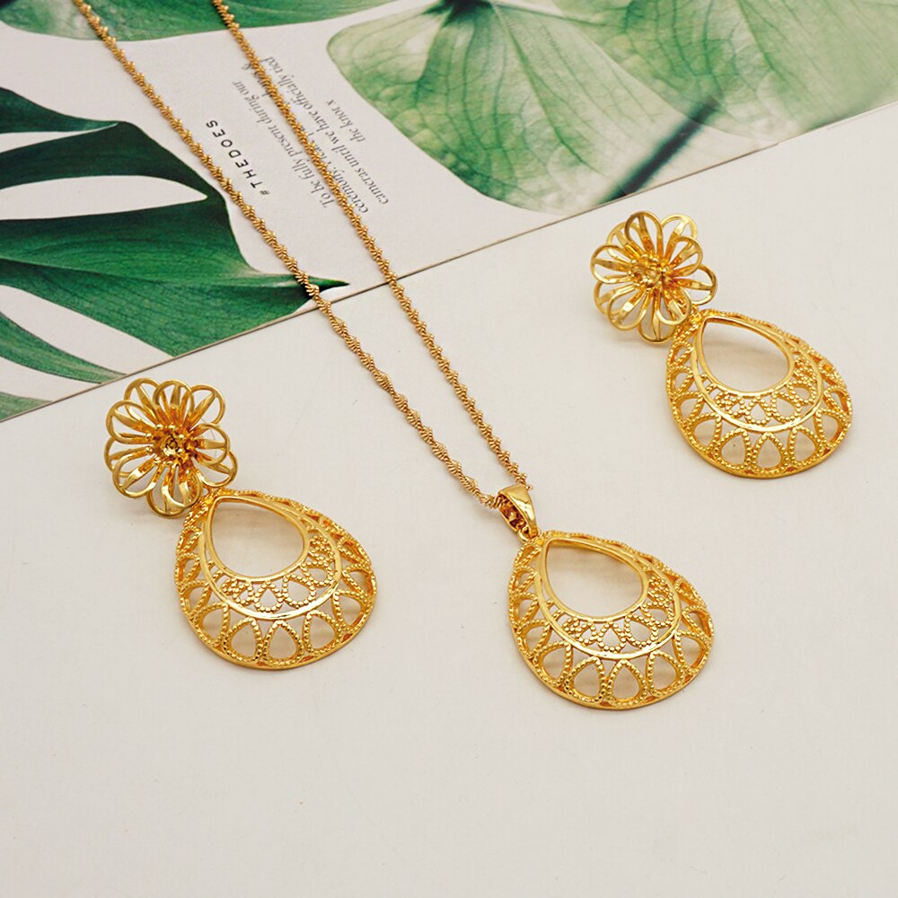 Gold Color Necklace set With Stud Earrings Sexy Jewelry For Women Wedding Gift Young Lady Accessories Copper Light Weight