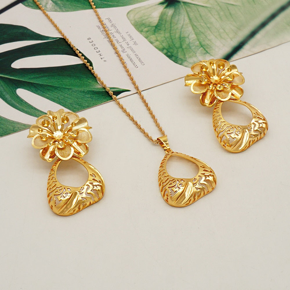 Gold Color Necklace set With Stud Earrings Sexy Jewelry For Women Wedding Gift Young Lady Accessories Copper Light Weight